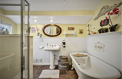 Garden Suite Bath.jpg